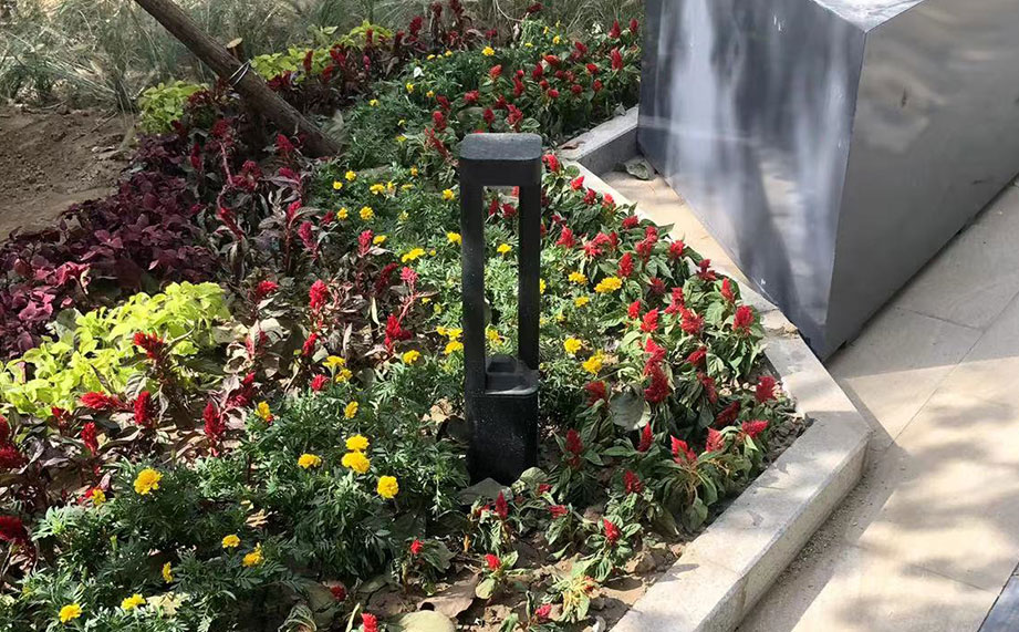 口袋公園，草坪燈